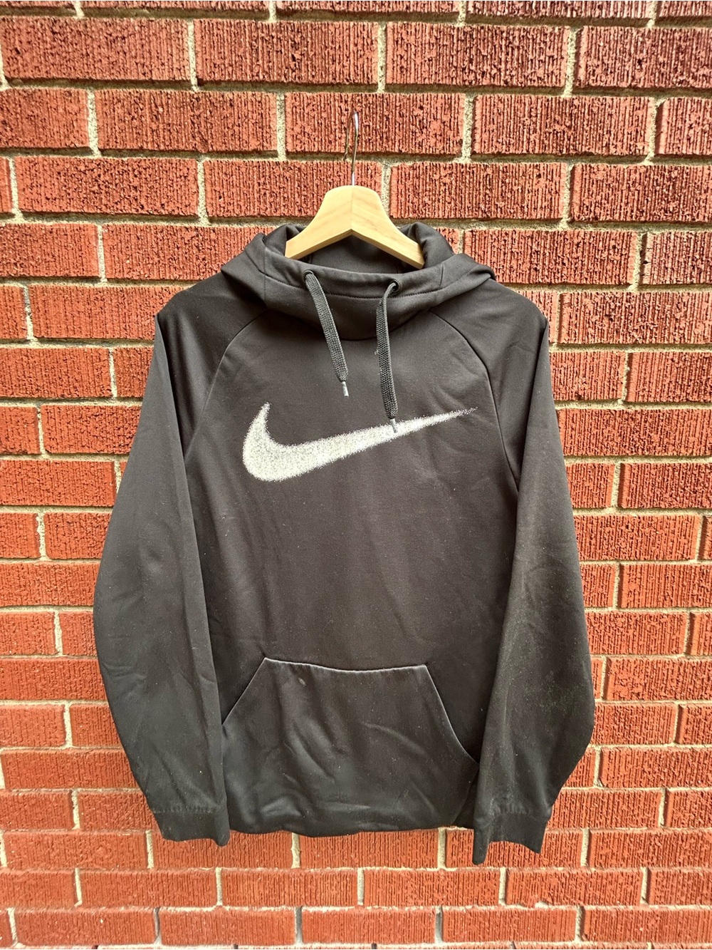Nike Dri-FIT Therma Swoosh Hoodie Black Small Pullover Athletic Training